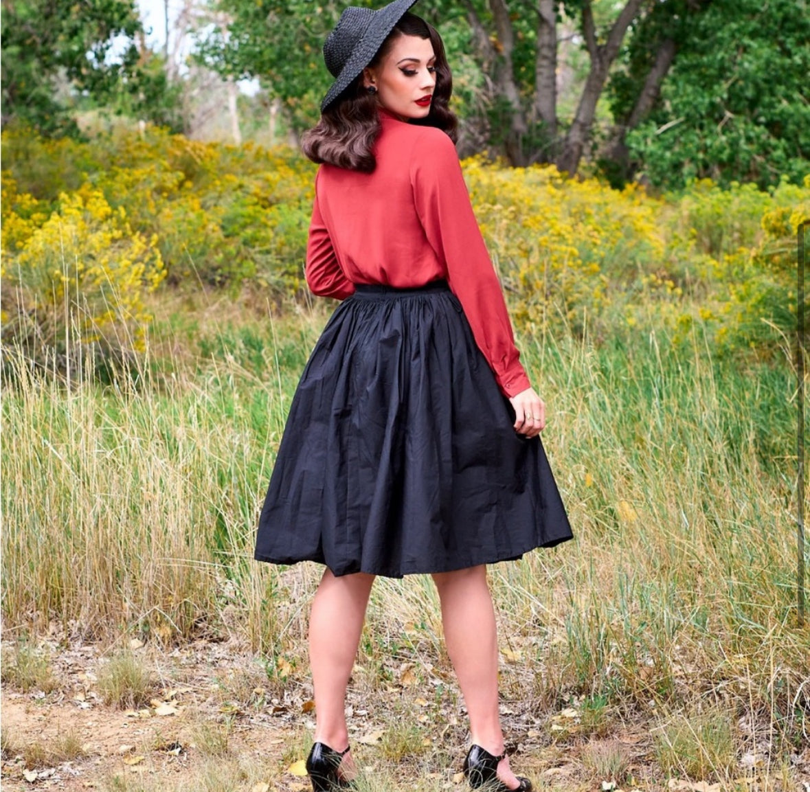 Retrolicious Helen Bow Top Blouse in Cognac